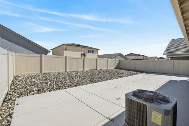 8825 Stratham Way, Elk Grove, CA 95758