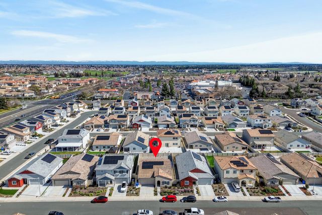 8825 Stratham Way, Elk Grove, CA 95758