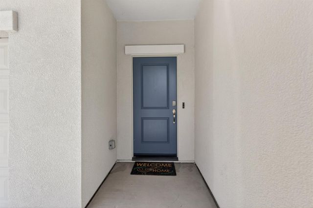 8825 Stratham Way, Elk Grove, CA 95758