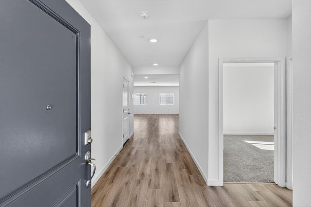 8825 Stratham Way, Elk Grove, CA 95758