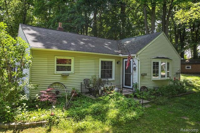 580 N Almont Avenue, Imlay City, MI 48444