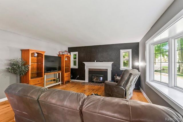 580 N Almont Avenue, Imlay City, MI 48444