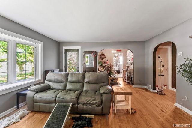 580 N Almont Avenue, Imlay City, MI 48444