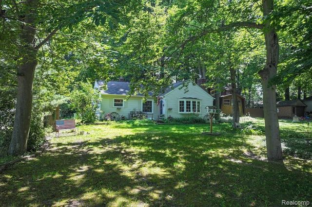 580 N Almont Avenue, Imlay City, MI 48444