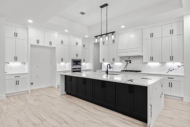 13010 Royal Hill Court, Montgomery, TX 77316