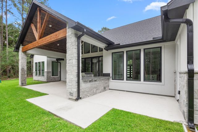 13010 Royal Hill Court, Montgomery, TX 77316