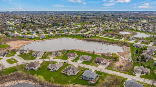 2203 Penbrook DRIVE, Mount Pleasant, WI 53406