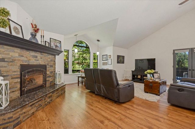 320 Gopher Flat Rd, Sutter Creek, CA 95685