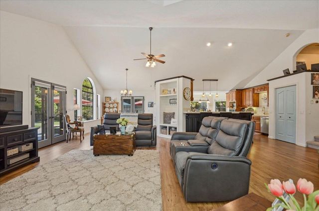 320 Gopher Flat Rd, Sutter Creek, CA 95685