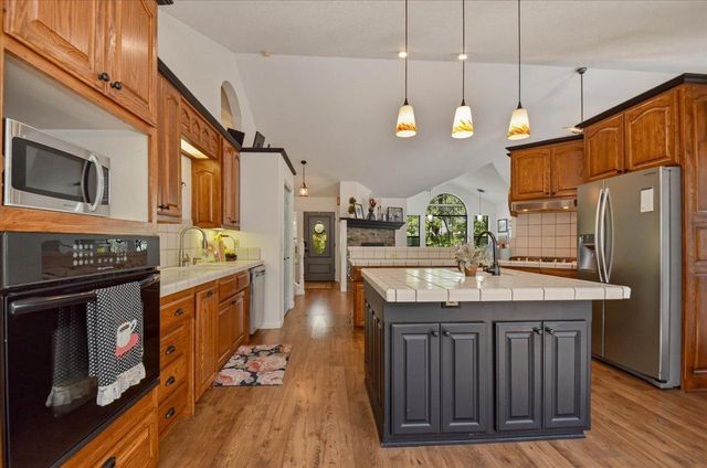 320 Gopher Flat Rd, Sutter Creek, CA 95685