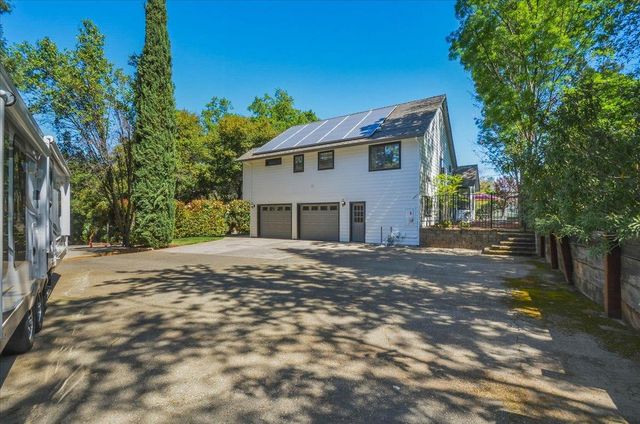 320 Gopher Flat Rd, Sutter Creek, CA 95685