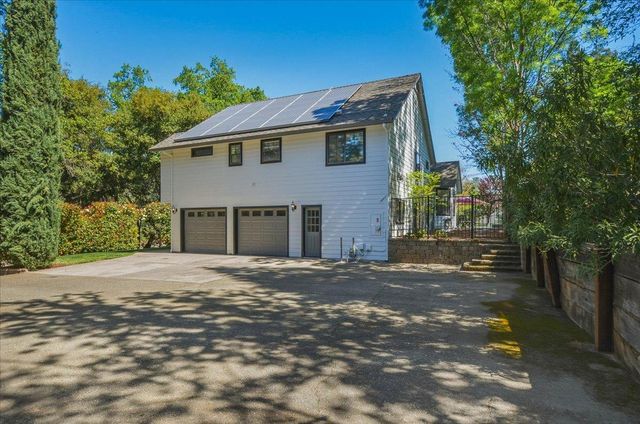 320 Gopher Flat Rd, Sutter Creek, CA 95685