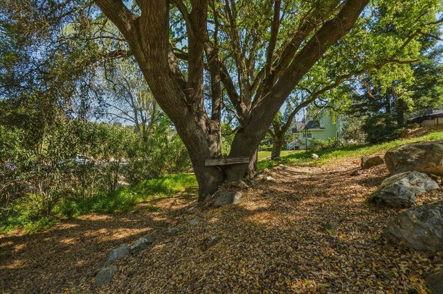 320 Gopher Flat Rd, Sutter Creek, CA 95685