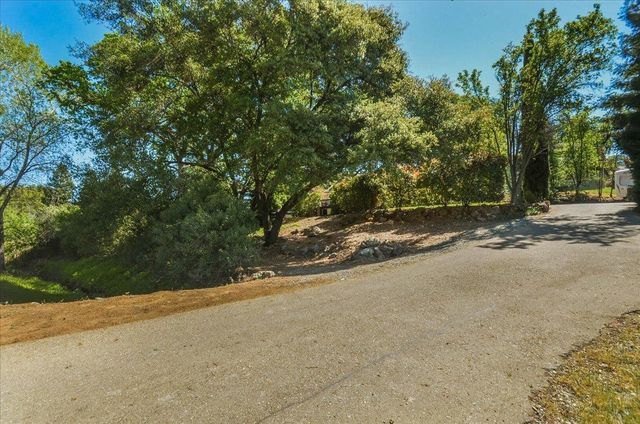 320 Gopher Flat Rd, Sutter Creek, CA 95685