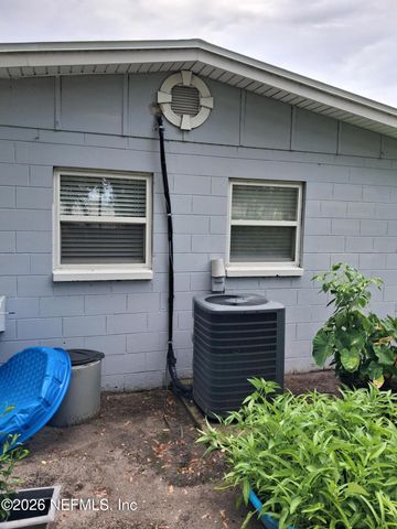 7663 FALCON Street, Jacksonville, FL 32244