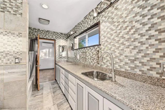 2166 Camino Cantera, Vista, CA 92084