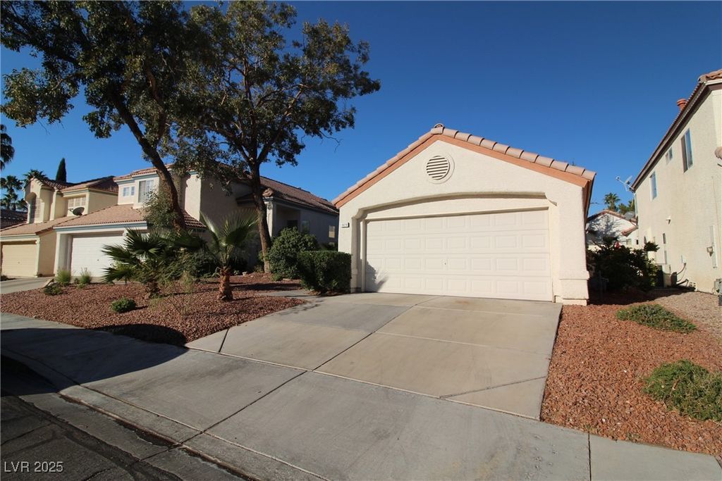 1629 British Cup Drive, Las Vegas, NV 89117