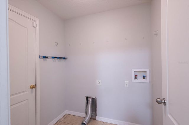 8022 ALAMOSA WOOD AVENUE, Ruskin, FL 33573