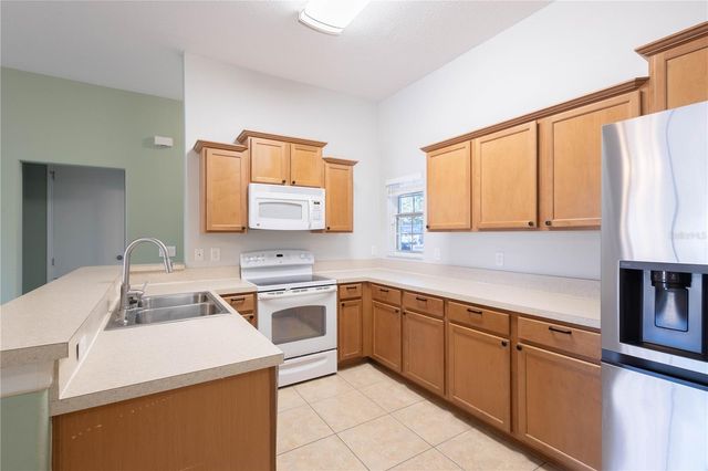 8022 ALAMOSA WOOD AVENUE, Ruskin, FL 33573