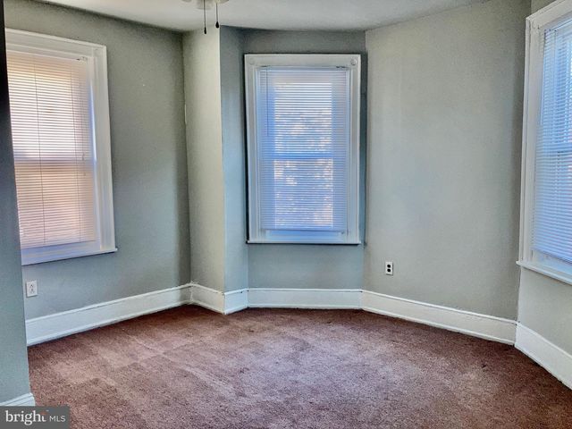5215 PINE ST, Philadelphia, PA 19143