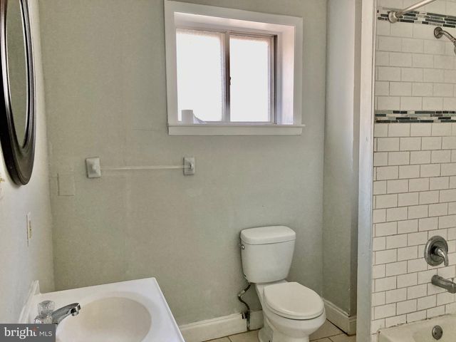 5215 PINE ST, Philadelphia, PA 19143