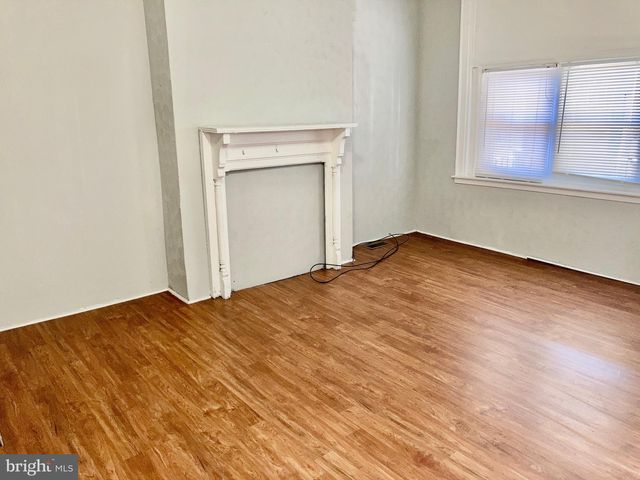 5215 PINE ST, Philadelphia, PA 19143