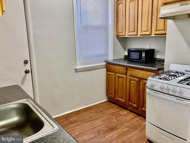 5215 PINE ST, Philadelphia, PA 19143