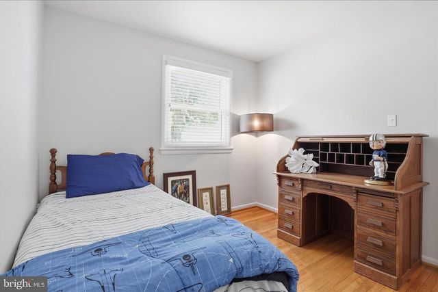 402 WALKER ST SW, Vienna, VA 22180