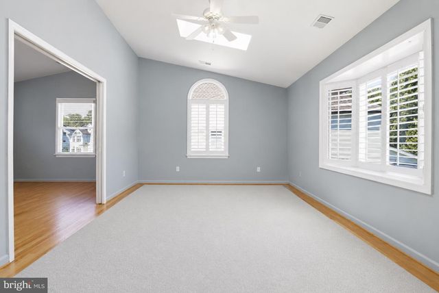 402 WALKER ST SW, Vienna, VA 22180