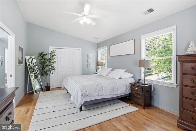402 WALKER ST SW, Vienna, VA 22180