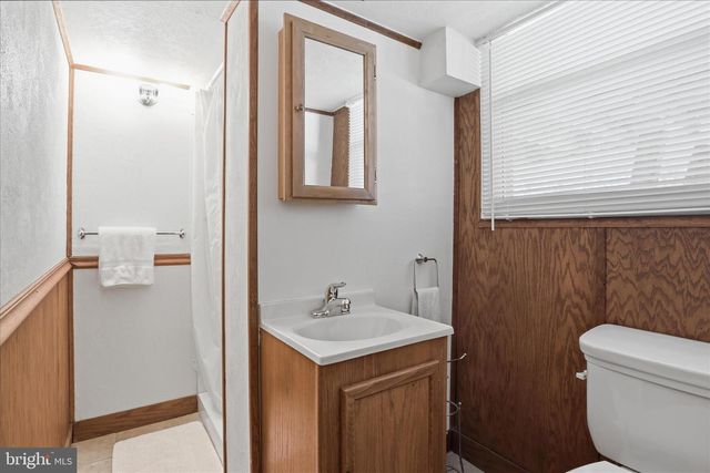 402 WALKER ST SW, Vienna, VA 22180
