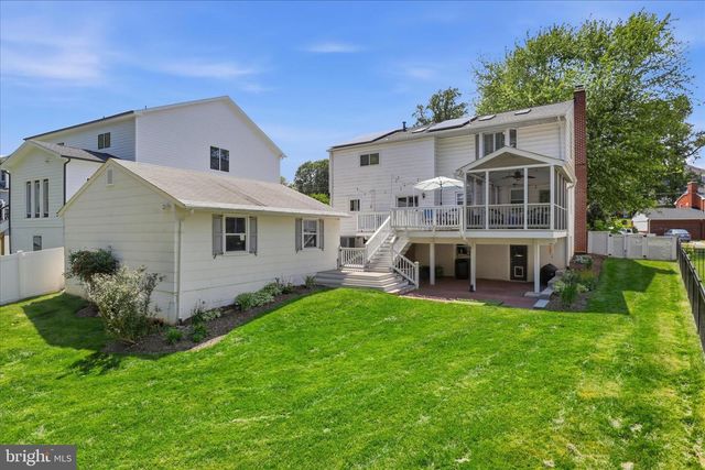 402 WALKER ST SW, Vienna, VA 22180