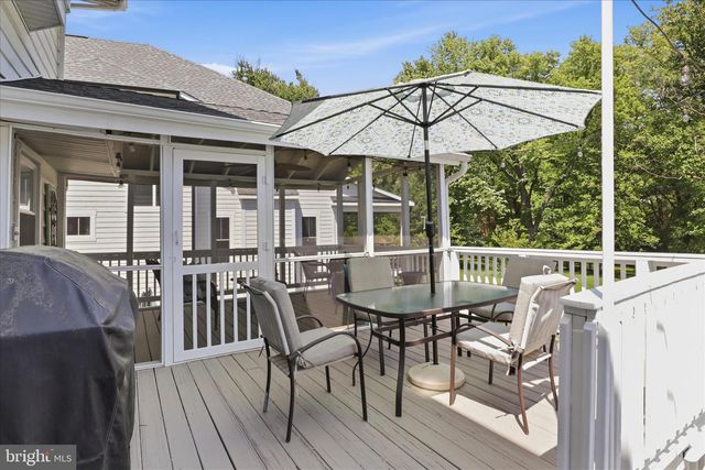 402 WALKER ST SW, Vienna, VA 22180