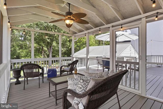402 WALKER ST SW, Vienna, VA 22180
