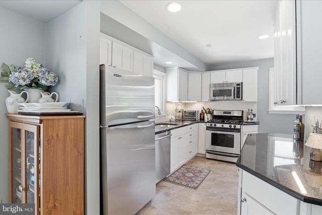402 WALKER ST SW, Vienna, VA 22180