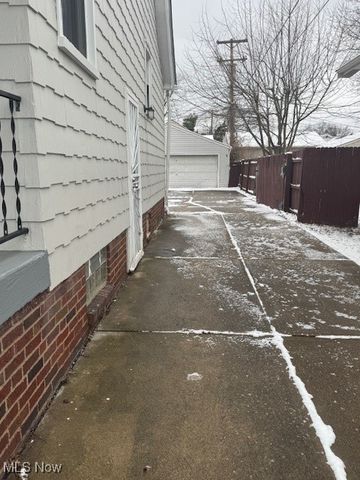 4062 W 140th Street, Cleveland, OH 44135