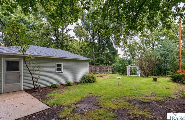 13 Southview Drive, Mankato, MN 56001
