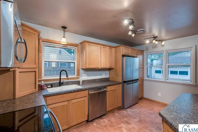 13 Southview Drive, Mankato, MN 56001