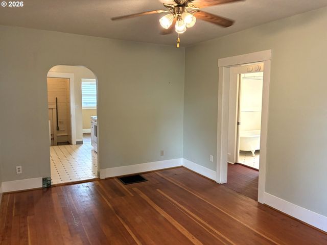 4757 N VANDERBILT St, Portland, OR 97203