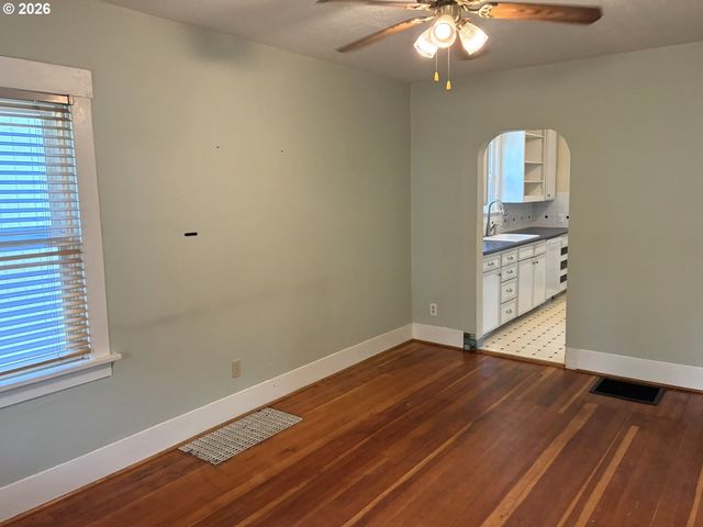 4757 N VANDERBILT St, Portland, OR 97203