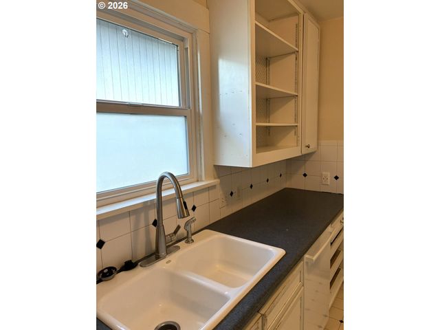 4757 N VANDERBILT St, Portland, OR 97203