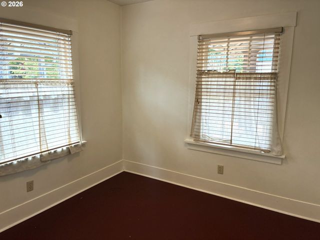 4757 N VANDERBILT St, Portland, OR 97203