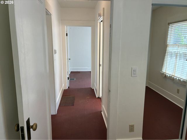4757 N VANDERBILT St, Portland, OR 97203