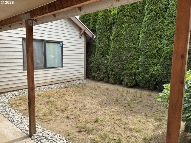 4757 N VANDERBILT St, Portland, OR 97203