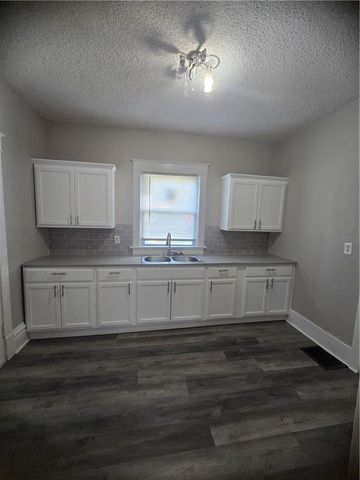 2522 Norton Avenue, Kansas City, MO 64130