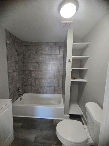 2522 Norton Avenue, Kansas City, MO 64130