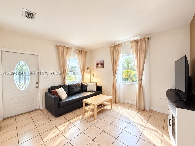 797 NW 9th St, Homestead, FL 33030