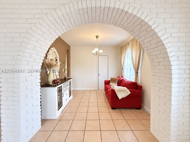 797 NW 9th St, Homestead, FL 33030