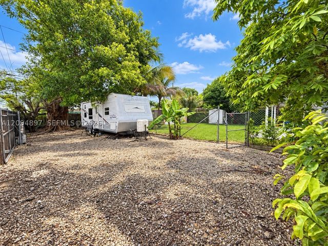 797 NW 9th St, Homestead, FL 33030