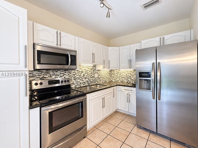 797 NW 9th St, Homestead, FL 33030
